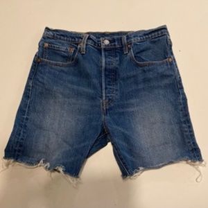 Levi's 501 button-fly cut-off denim blue jean shorts size 31 waist